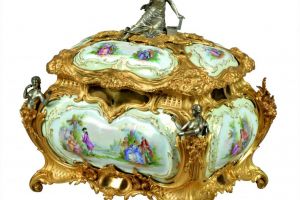 Expoziţia „Comorile Peleşului”, la Muzeul de Istorie din Suceava