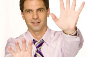 Dan Negru: ”Sunt sătul să văd filme româneşti în care totul e urât, gri, ponosit, sărăcăcios şi în care se înjură încontinuu”