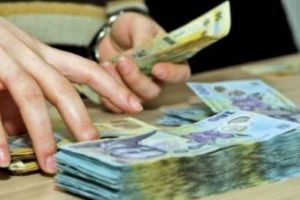 Parlamentul a votat schimbările la legea salarizării: Cine primeşte mai mulţi bani