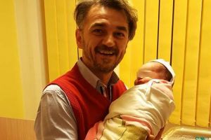 Copil cu malformaţie cardiacă gravă, salvat cu sprijinul doctorului Mircea Muncean