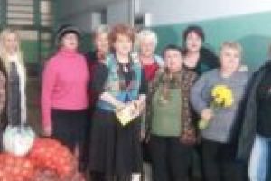 Mărţişor caritabil pentru bătrânii de la azilul din Anina [FOTO]