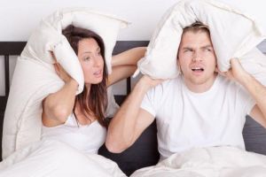 Aviz gălăgioşilor! Amenzi pentru cei ce produc zgomote în locuinţă care depăşesc 35 de decibeli