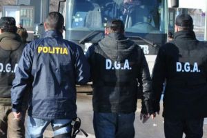 Ofiţeri Anticorupţie argeşeni, descinderi la Dâmboviţa