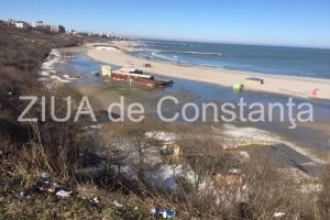 Vremea rea si-a pus amprenta pe plaja Modern. Cum arata plaja dupa furtuna si ninsorile de saptamana trecuta (fotoreportaj)  