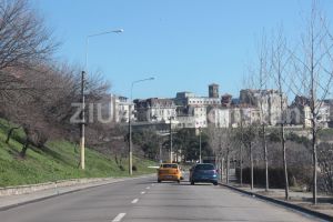 Incepe haosul pentru soferii din Constanta: Sens giratoriu, amenajat ca insula circulara cu spatiu verde, si trotuare refacute