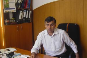 Edilul-şef Nicolae Moraru are în vedere modernizarea şi dotarea târgului săptămânal din Pietrari