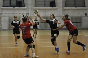 Handbal feminin/ Divizia A: Au făcut 13-14