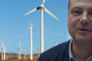 Energie verde la Slatina Timiş! Primăria îşi cumpără eoliene!