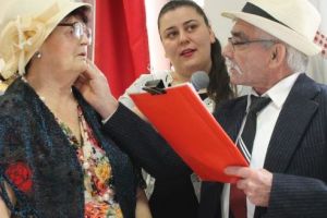 FOTO: Flori şi zâmbete de 8 martie la Căminul pentru persoane vârstnice