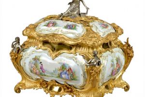 „Comorile Peleşului”, expoziţie la Muzeul de Istorie Suceava