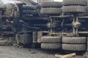 Macara prăbuşită peste o vulcanizare I FOTO