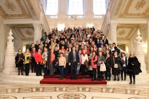 GALERIE FOTO: Vizită la Palatul Parlamentului, de 8 Martie, pentru femeile din PMP