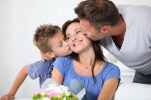 8 Martie, Ziua Internaţională a Femeii. Surprinde-ţi femeile dragi din viaţa ta cu cele mai frumoase mesaje!