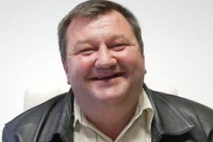 Masina Primariei Repedea, data disparuta, era la primar in garaj. El zice ca a transferat-o in alta parte