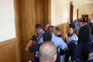 Patru tineri, arestaţi şi trimişi în judecată pentru terorism! Ce atac plănuiau