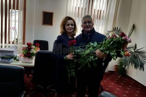 Primarul Sucevei a continuat tradiţia împărţirii de flori, de 8 Martie