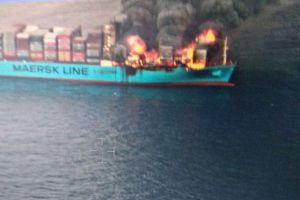 Imagini socante. Incendiu violent in larg. O nava port-container a fost cuprinsa de flacari. Unul dintre marinarii salvati a decedat (galerie foto)  