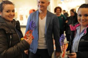 De Ziua Femeii, vedetele TVR au ieşit la Promenadă