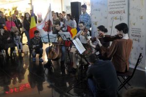 “Inimă de mamă”, un cadou muzical pentru femeile Bacăului