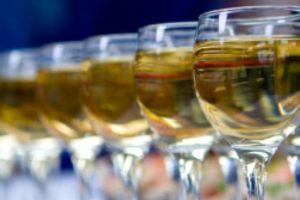 Cea mai populară sărbătoare a primăverii. De ce se beau 40 de pahare cu vin