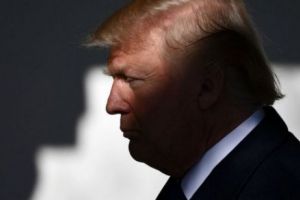 DONALD TRUMP a fost dat în JUDECATĂ de o ACTRIȚĂ XXX