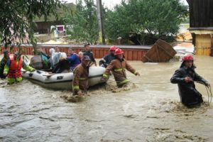 COD PORTOCALIU de inundaţii până la ora 18.00. Care sunt judeţele afectate