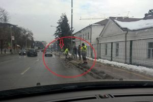 Dan Cuşnir prezintă „inovaţia” primarului Ion Lungu: Curăţirea zăpezii prin topire