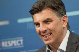 Candidatul FRF Ionuţ Lupescu s-a întâlnit ieri cu membrii votanţi din judeţ în cea mai ...