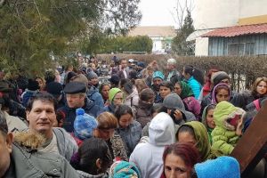 TÂRGOVIȘTE: Bursa locurilor de muncă pentru asistaţii social. Majoritatea nu doresc serviciu, ci să vorbească cu primarul să nu le taie beneficiile