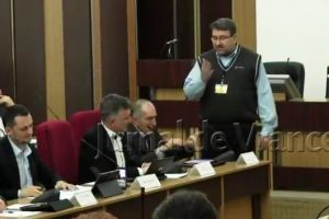 Liberalii stau cu ochii pe Oprişan şi denunţă abuzurile din Consiliul Judeţean