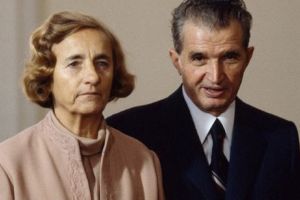 Ce avea ELENA CEAUȘESCU în POȘETĂ în momentul EXECUȚIEI. Soldaţii care au UCIS-O au rămas FĂRĂ CUVINTE