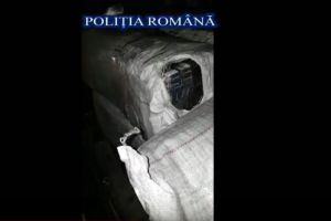 Barbat retinut dupa un control in trafic. Ce au descoperit politistii in autoutilitara pe care o conducea
