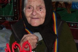 De-o varsta cu Unirea: O femeie din Borsa a fost sarbatorita de familie si autoritati