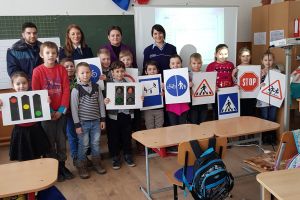 CAMPANIE. Prioritatea poliţiştilor sătmăreni: siguranţa rutieră a elevilor