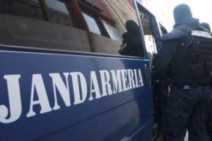 Imagini de COȘMAR. Jandarmi ajunşi de URGENȚĂ la spital, după ce au fost SNOPIȚI în bătaie 