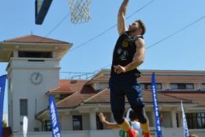 Cupa oraşului Otopeni, la „Streetball”, a IV-a ediţie. Spectacol de baschet, sub cerul liber