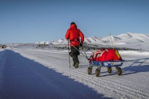 Tibi Uşeriu, singurul român rămas în cursa de la Cercul Polar. E în continuare lider