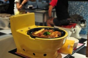 Mâncare în condiţii EXTREME. Cum arată cele mai CIUDATE 8 restaurante din LUME. Galerie foto INCREDIBILĂ