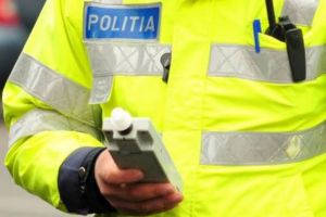 Un poliţist a refuzat mita oferită pentru restituirea unui permis de conducere