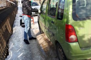 Și-a parcat maşina în curtea casei, iar a doua zi dimineaţă nu a mai găsit-o