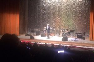 Interpretul de muzică uşoară Ion Suruceanu a concertat pentru prima dată pe scena Casei de ...