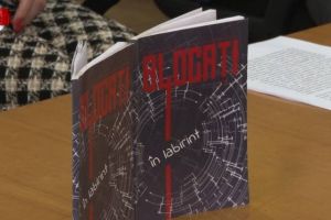Volumul „Blocaţi în labirint”, o radiografie a societăţii din Republica Moldova, lansat ...