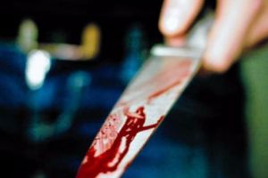 CRIMĂ ȘOCANTĂ ÎN ROMÂNIA! INJUNGHIAT în plină stradă, printre trecători. Autorităţile, ÎN ALERTĂ