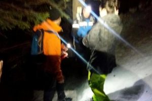 Doi turişti rătăciţi şi speriaţi de animalele sălbatice, recuperaţi de salvamontiştii braşoveni (Foto)
