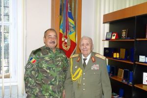 Generalul de brigadă în retragere Marin Ştefănescu, la „borna” 98. La Mulţi Ani, cu sănătate!