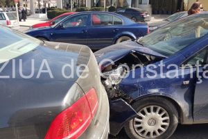 Imagini de la eveniment: Carambol cu patru masini la Constanta, pe bulevardul Alexandru Lapusneanu 