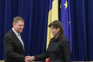 Iohannis şi Kovesi au fost CITAȚI: Luni trebuie să se prezinte la JUDECATĂ