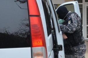 Percheziţii cu mascaţii în Bihor: Cinci afacerişti.acuzaţi de un „tun” de aproape un milion de euro!