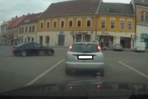 Un cocalar cu BMW a făcut drifturi în centrul Dejului, pentru a-şi impresiona iubita - VIDEO