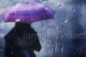 Ploi însemnate în toată ţara, până miercuri